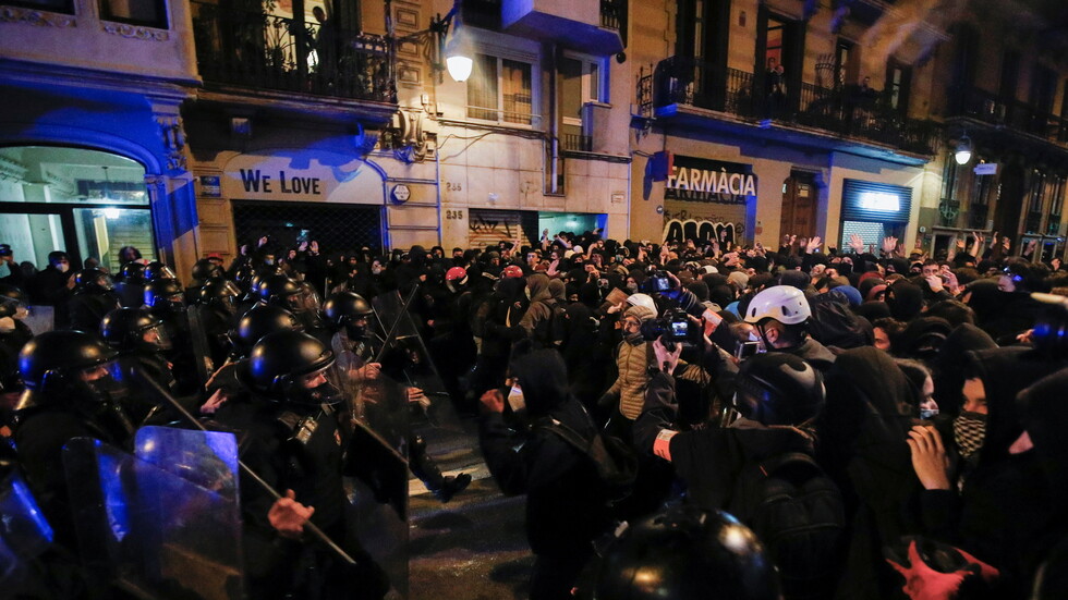 اضطرابات برشلونة تدخل ليلتها الخامسة