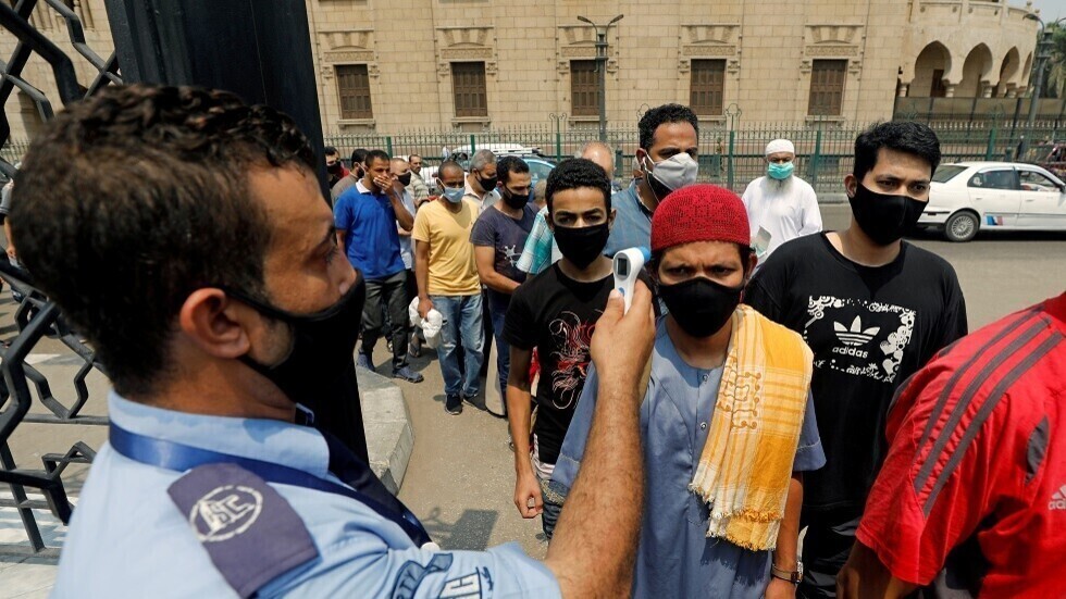 مصر.. 55 وفاة و608 إصابات جديدة بفيروس كورونا المستجد