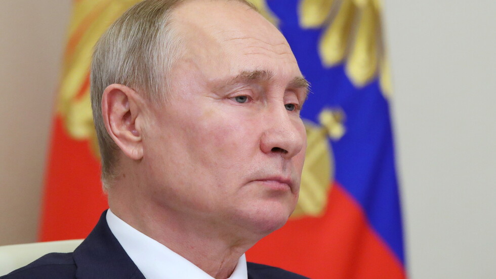 الرئيس بوتين يهنئ الشعب الروسي ويثني على قدرات الجيش بمناسبة عيد حماة الوطن