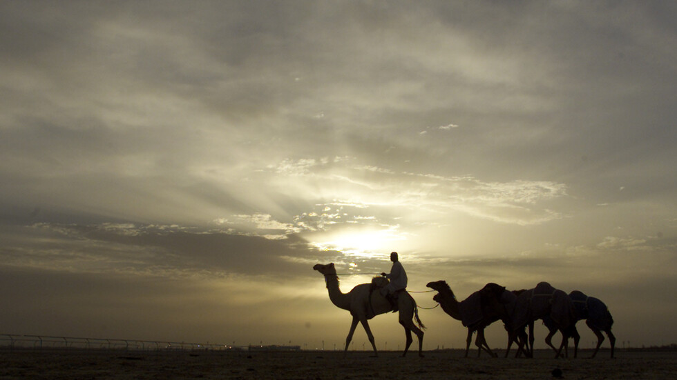 على ظهر جمل من أقصى الشرق إلى أقصى الغرب