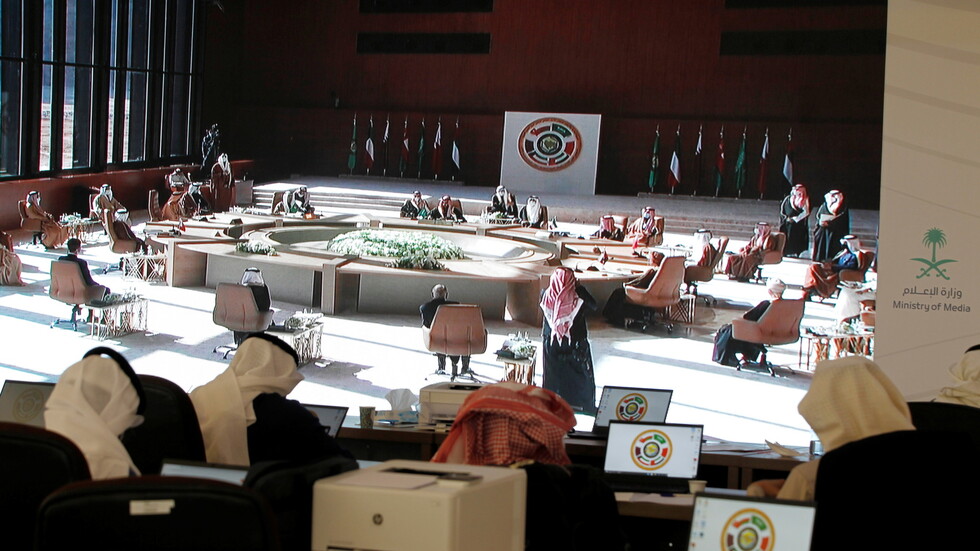 التعاون الخليجي يدعو لـ"ممارسة الضغط على الحوثيين" ويطالب إيران بـ"عدم التدخل"