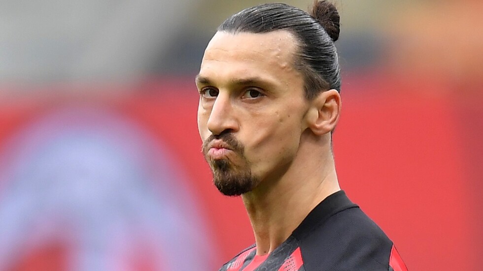 زلاتان يحصل على جائزة "الخنزير الذهبي" (صورة)