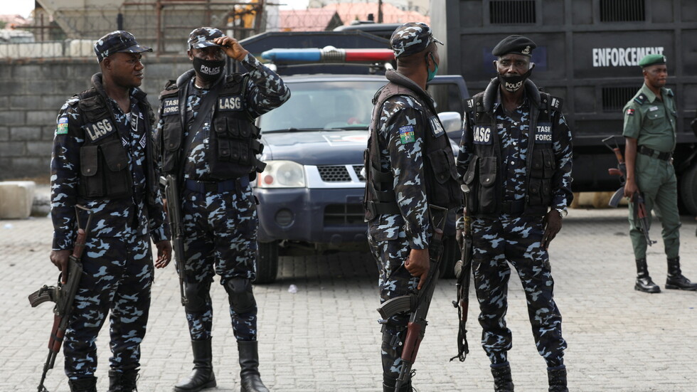 مقتل 10 أشخاص في هجوم نفذه مسلحون على مدينة بشمال نيجيريا