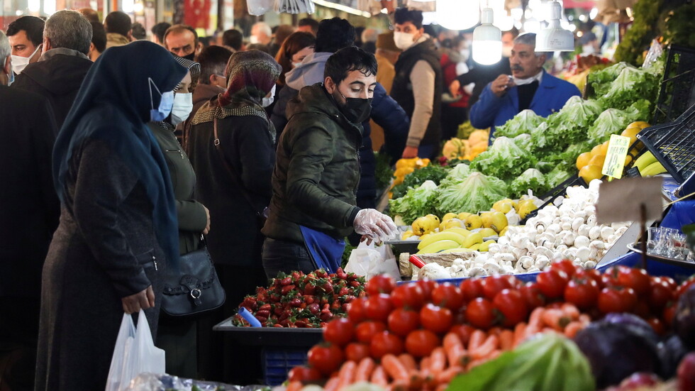 تركيا.. 72 وفاة و9561 إصابة جديدة بفيروس كورونا