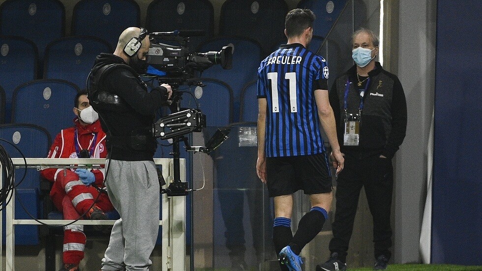 لاعب أتلانتا يوجه رسالة اعتذار بعد طرده أمام ريال مدريد وتسببه في خسارة فريقه