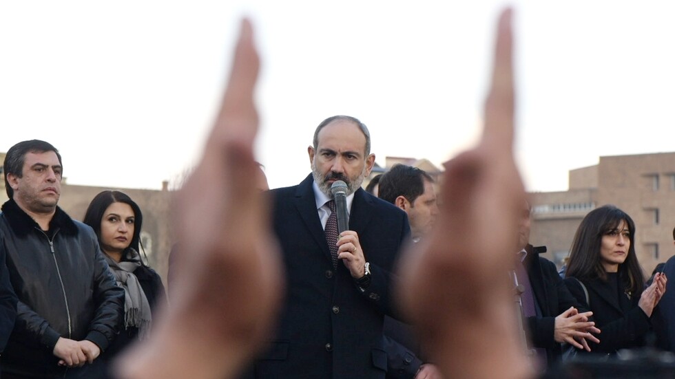 أرمينيا.. باشينيان يعلن وقف مظاهرات أنصاره ويدعو المعارضة للتشاور