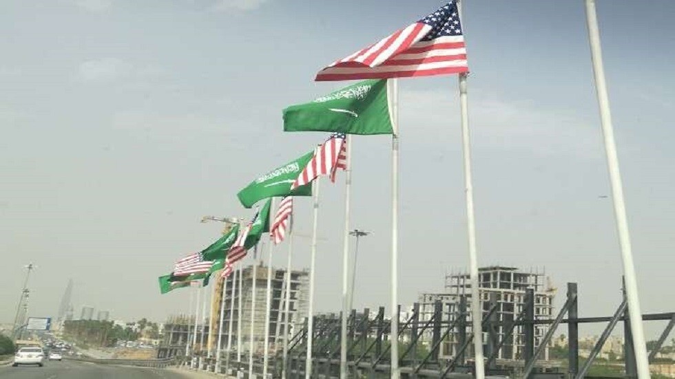 وزير الخارجية الأمريكي يبحث أهمية حقوق الإنسان مع نظيره السعودي