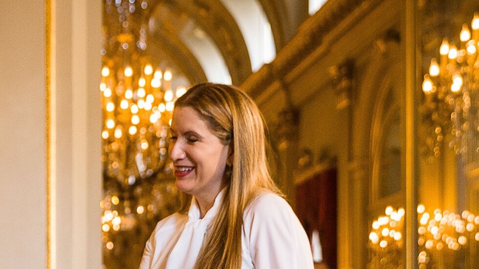 سفيرة فنزويلا لدى الاتحاد الأوروبي تعلق على طردها