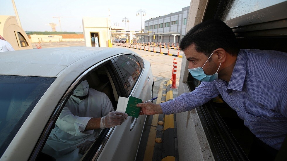 عمان تكشف عن مشاورات بشأن اعتماد