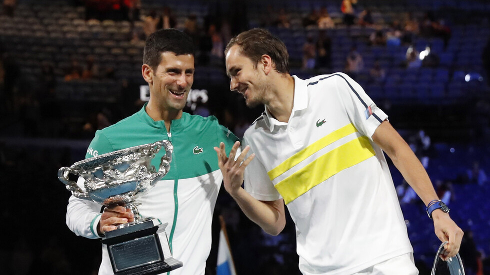 نجم التنس الروسي يحصل على فرصة لاحتلال المركز الثاني عالميا