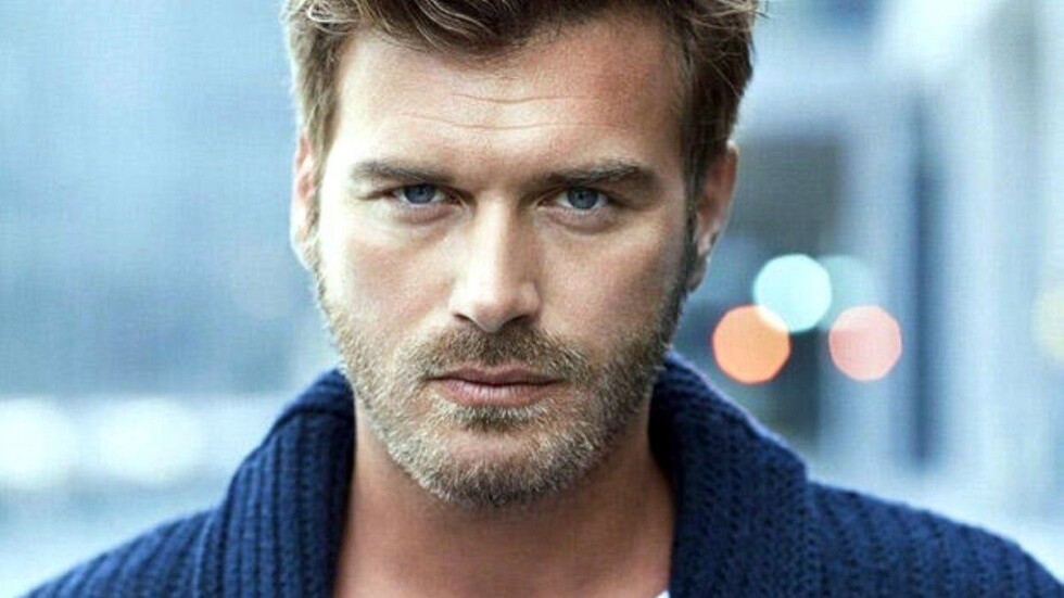 النجم التركي "مهند" يستخدم عربة عسكرية لحماية نفسه من كورونا