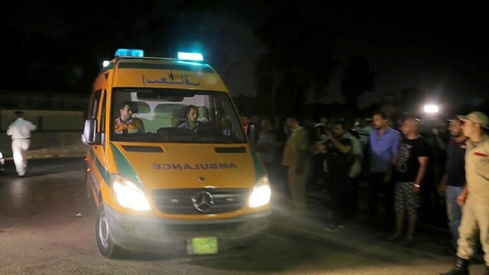 مصر.. انتشال 9 ناجين من أسفل عقار أسيوط المنهار (صور + فيديو)