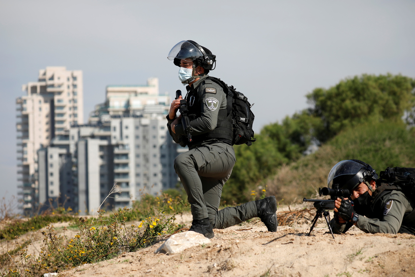 الشرطة الإسرائيلية تهاجم نائبا إسرائيليا يشارك بتظاهرة في الناصرة