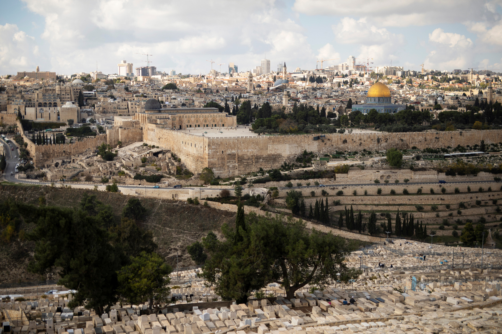 الرجوب: الانتخابات ستجرى في القدس 