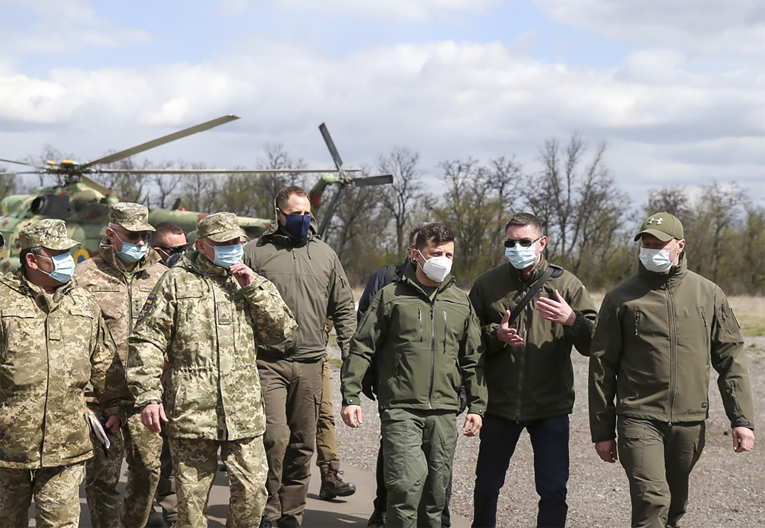زيلينسكي يأمر باختبار جاهزية القوات الأوكرانية في دونباس
