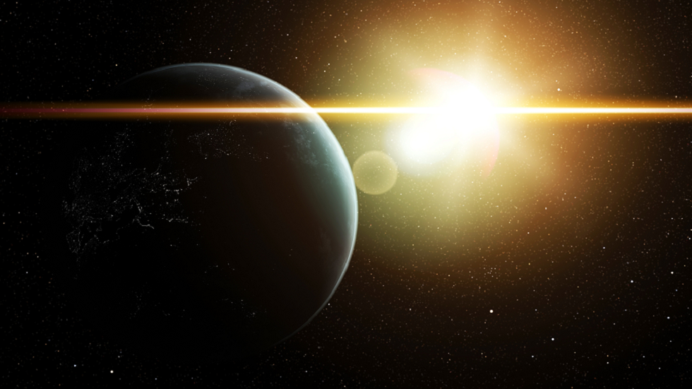 عالم فلكي يشرح مستقبل الأرض الحارق عندما ينفد وقود الشمس!