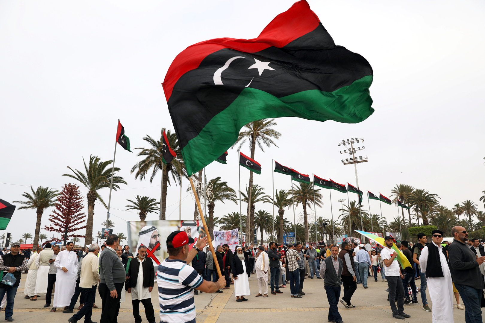 طهران والرياض تنضمان إلى المرحبين بتشكيل حكومة جديدة مؤقتة في ليبيا