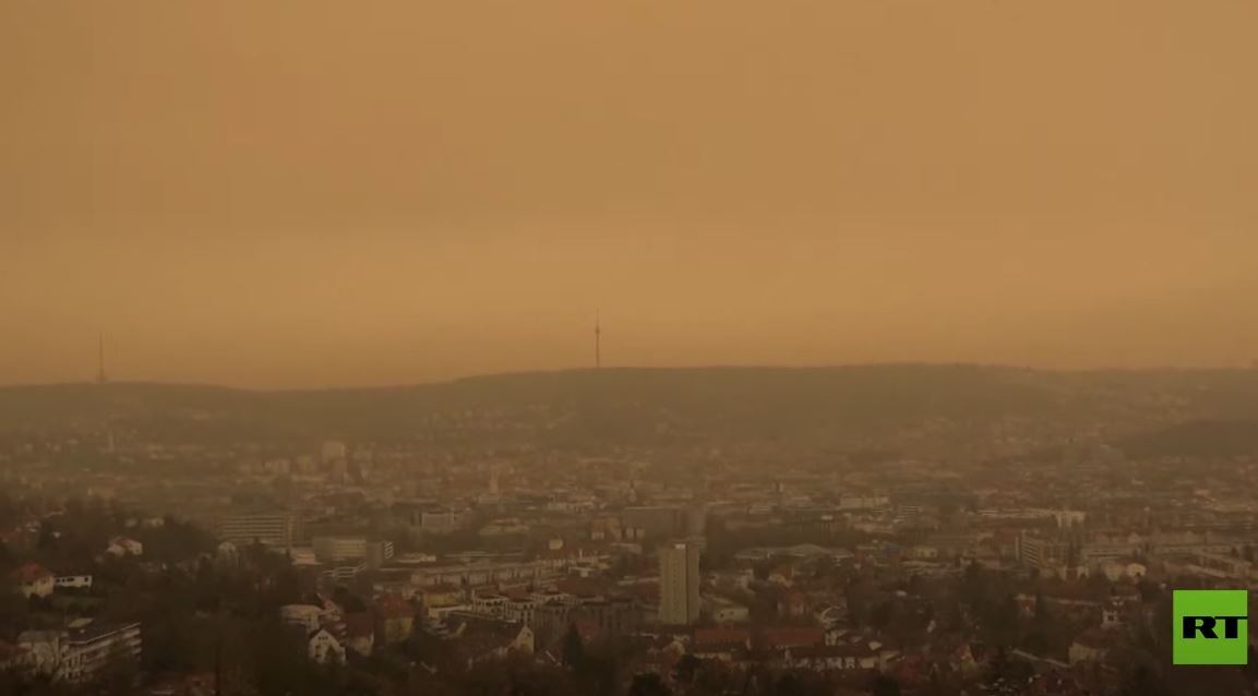 غبار صحراوي يصبغ سماء ألمانيا بالأصفر