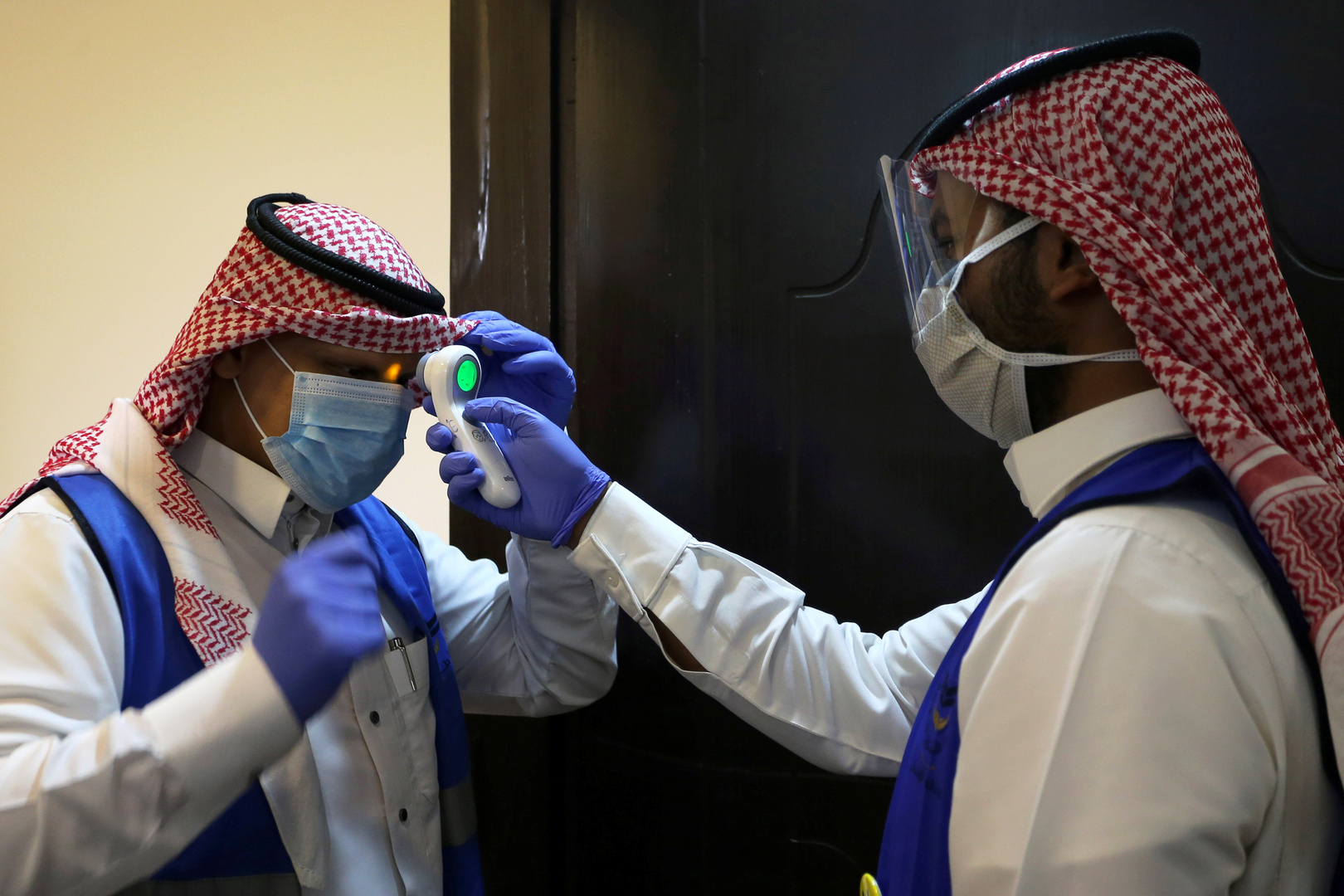 إصابات كورونا في السعودية فوق الـ300 لليوم الـ5 ووزارة الصحة تحذر من زيادة وتيرة تفشي الوباء