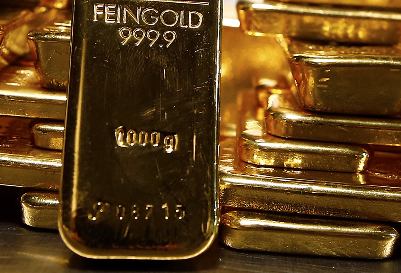 الذهب يربح مع استمرار تراجع الدولار