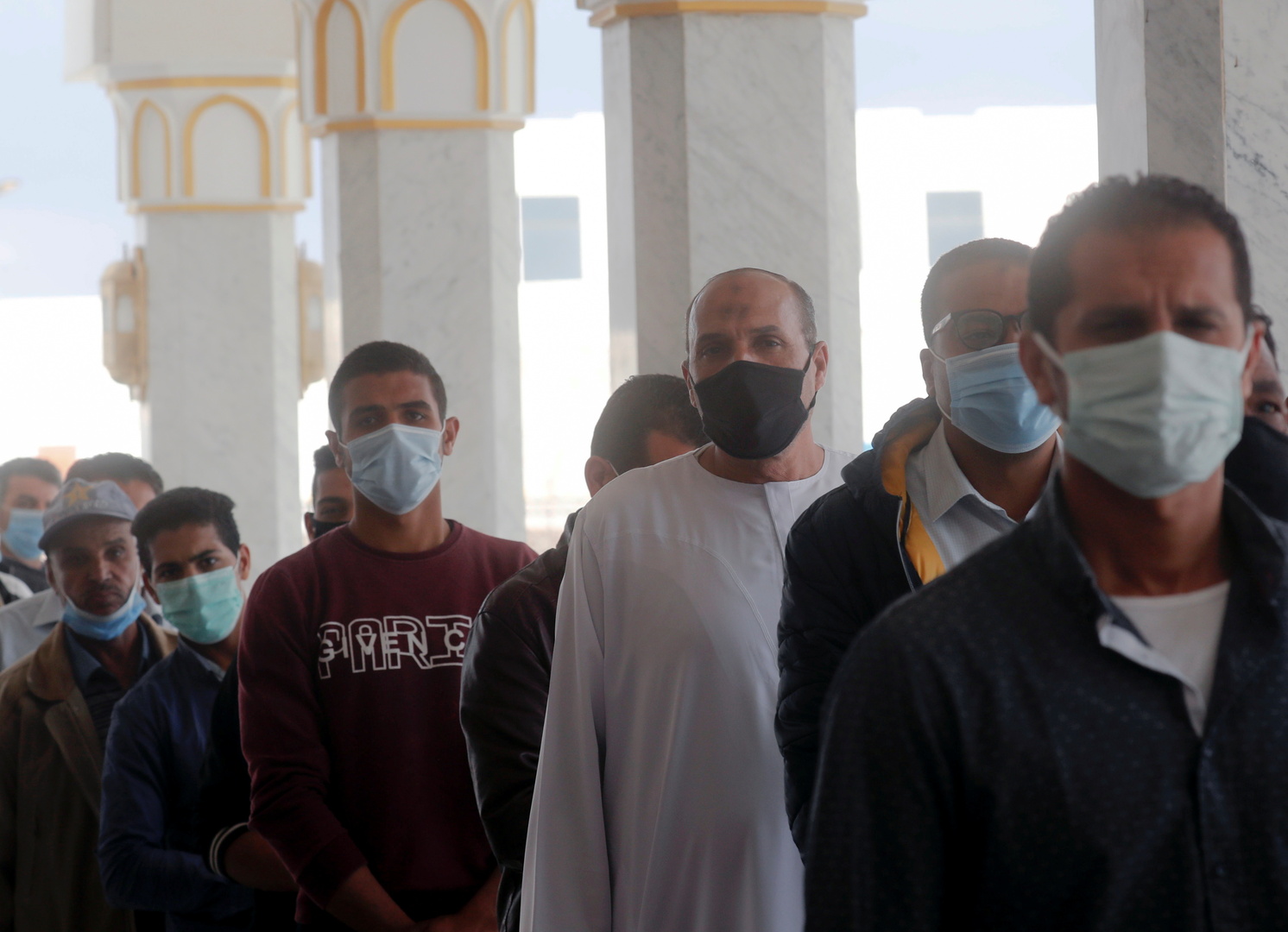 مصر تسجل 573 إصابة جديدة بفيروس كورونا و52 وفاة