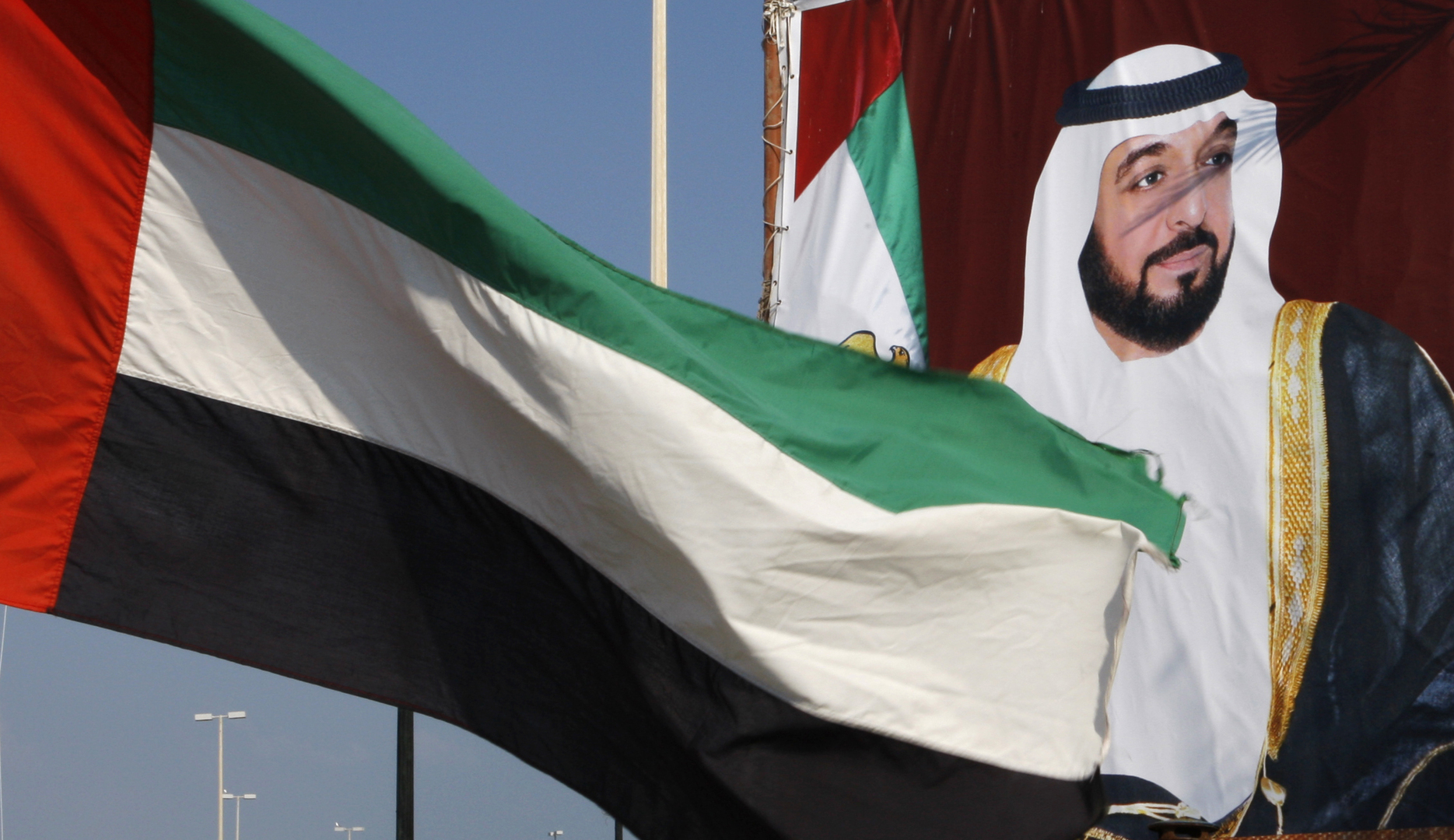 الإمارات: الشيخ شخبوط بن نهيان وزير دولة للشؤون الخارجية مكان أنور قرقاش الذي أصبح مستشارا للرئيس