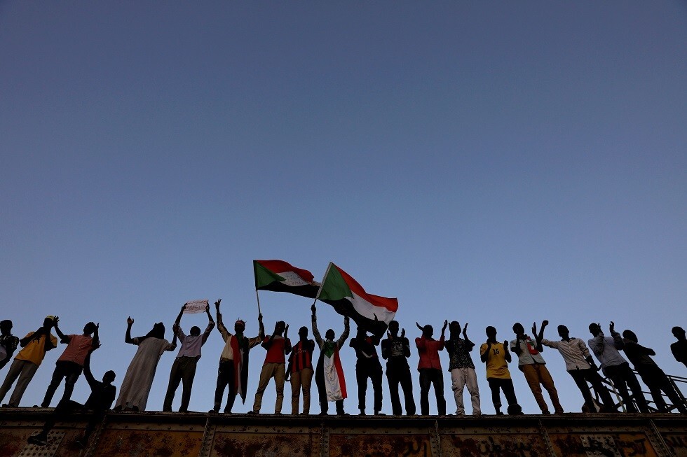 السودان.. توقيف 30 قياديا من حزب البشير بتهم تمويل الإرهاب