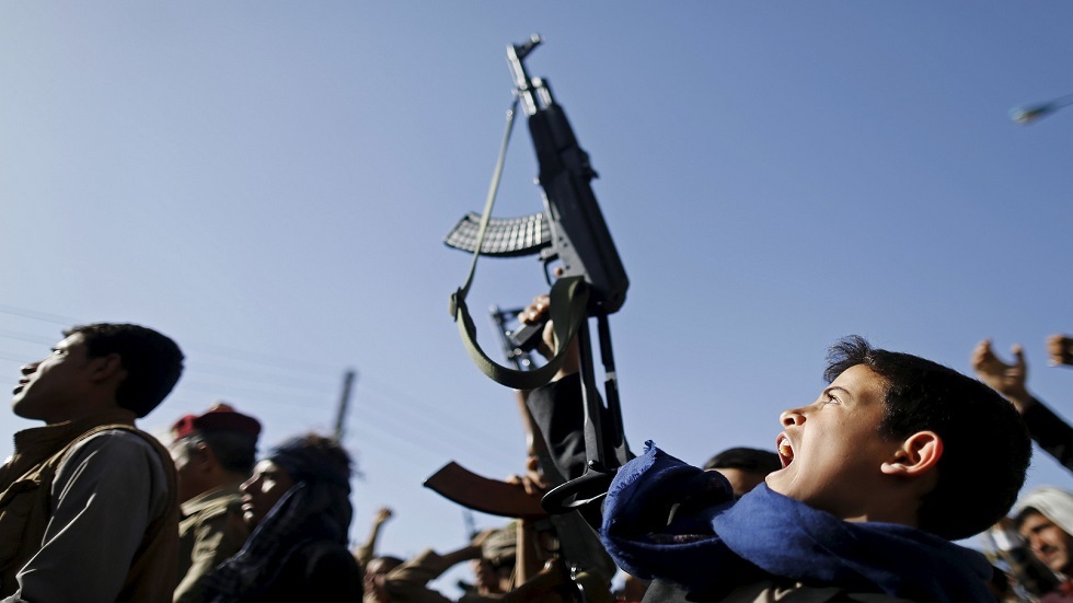 الإرياني يتهم الحوثيين بتجنيد الأطفال