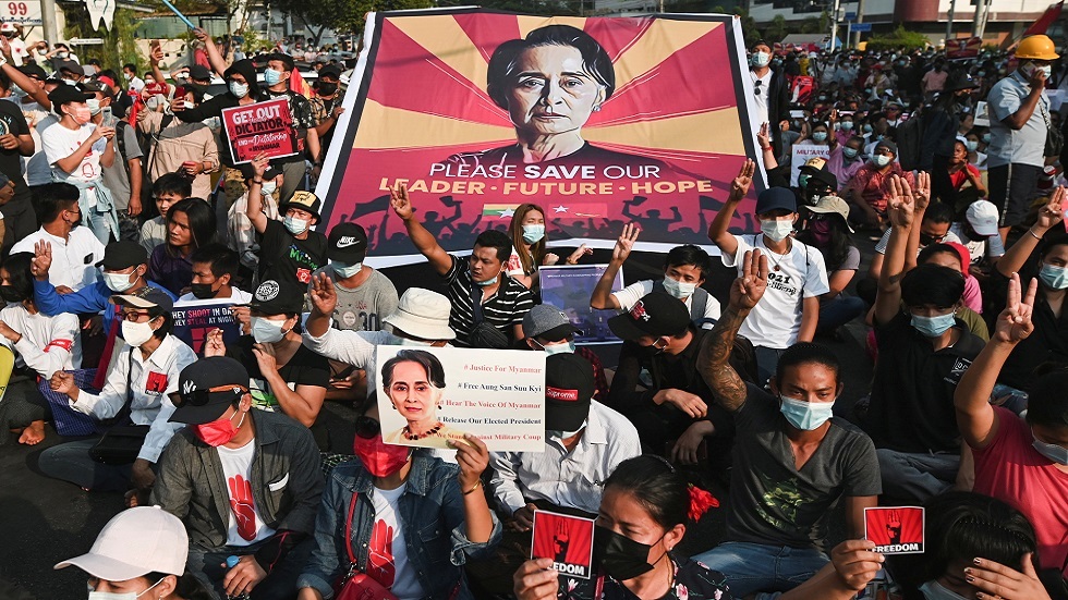 سلطات ميانمار توجه تهمة جديدة للزعيمة المعزولة أونغ سان سو تشي 