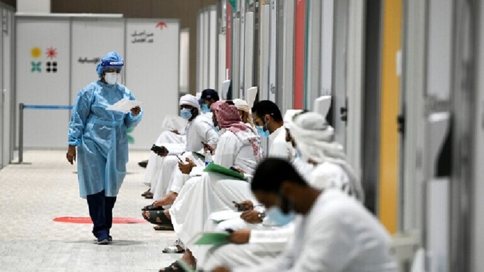 الإمارات: الإبلاغ عن الإصابة بكورونا إلزامي