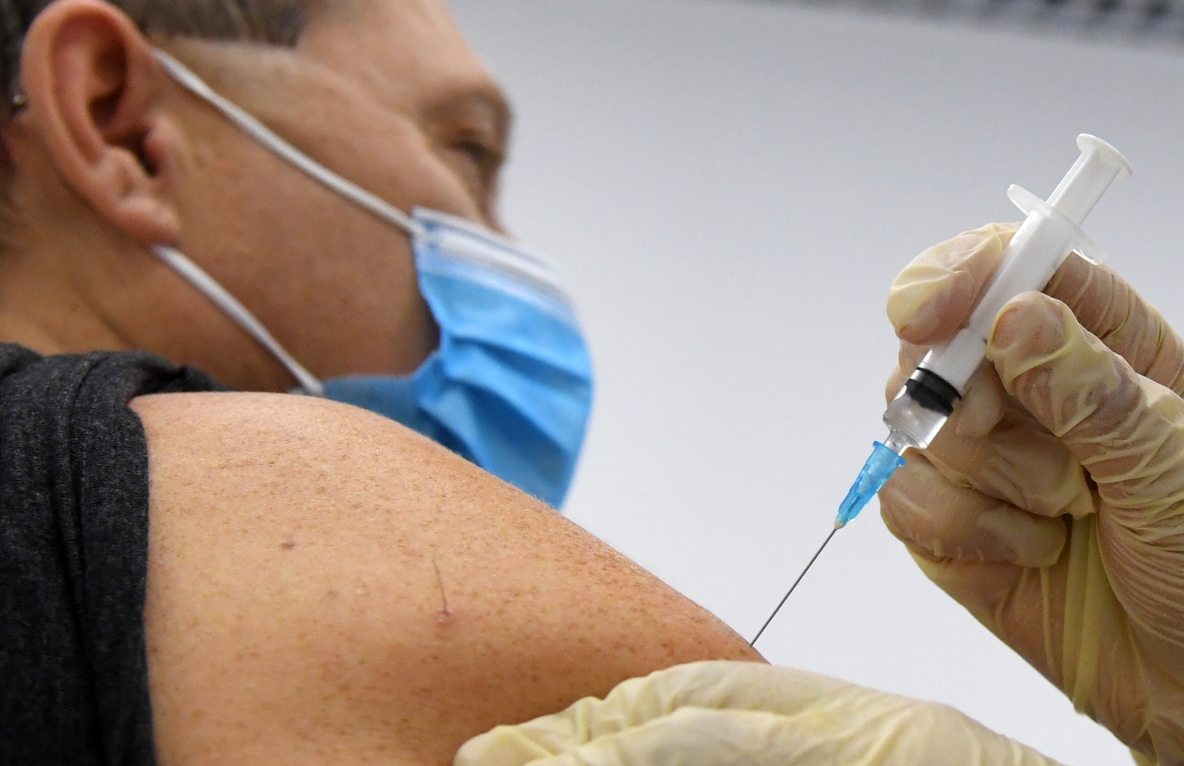 بيسكوف: روسيا تستخدم كل قدراتها لإنتاج اللقاحات المضادة لفيروس كورونا
