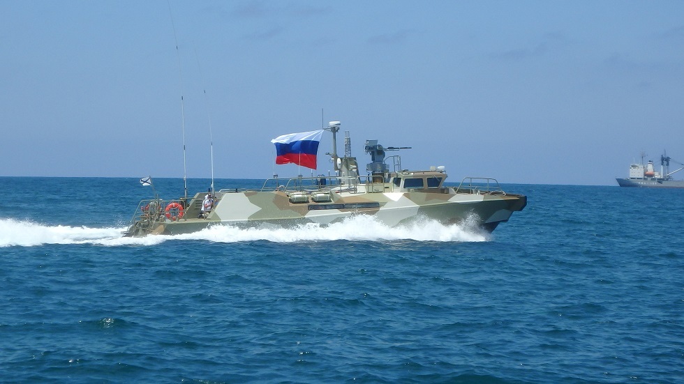 روسيا تدعم أسطولها البحري بسفينة قتالية سريعة