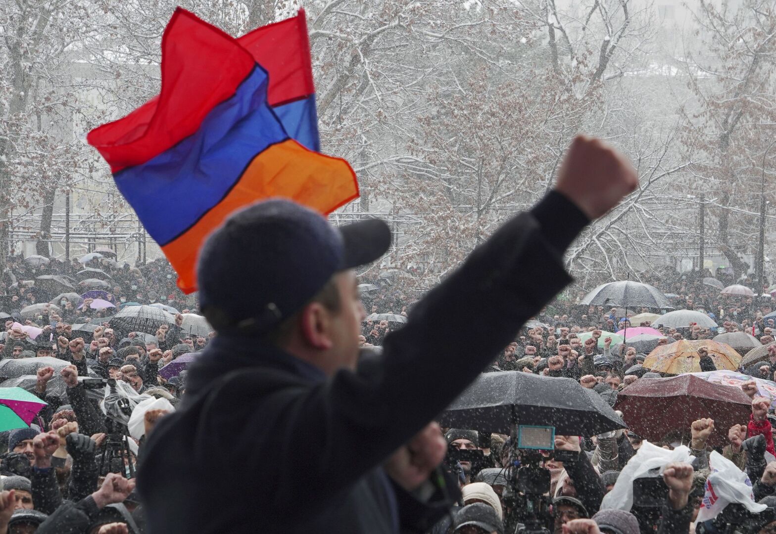 موسكو: نتابع بقلق التطورات في أرمينيا وما يحدث شأن داخلي