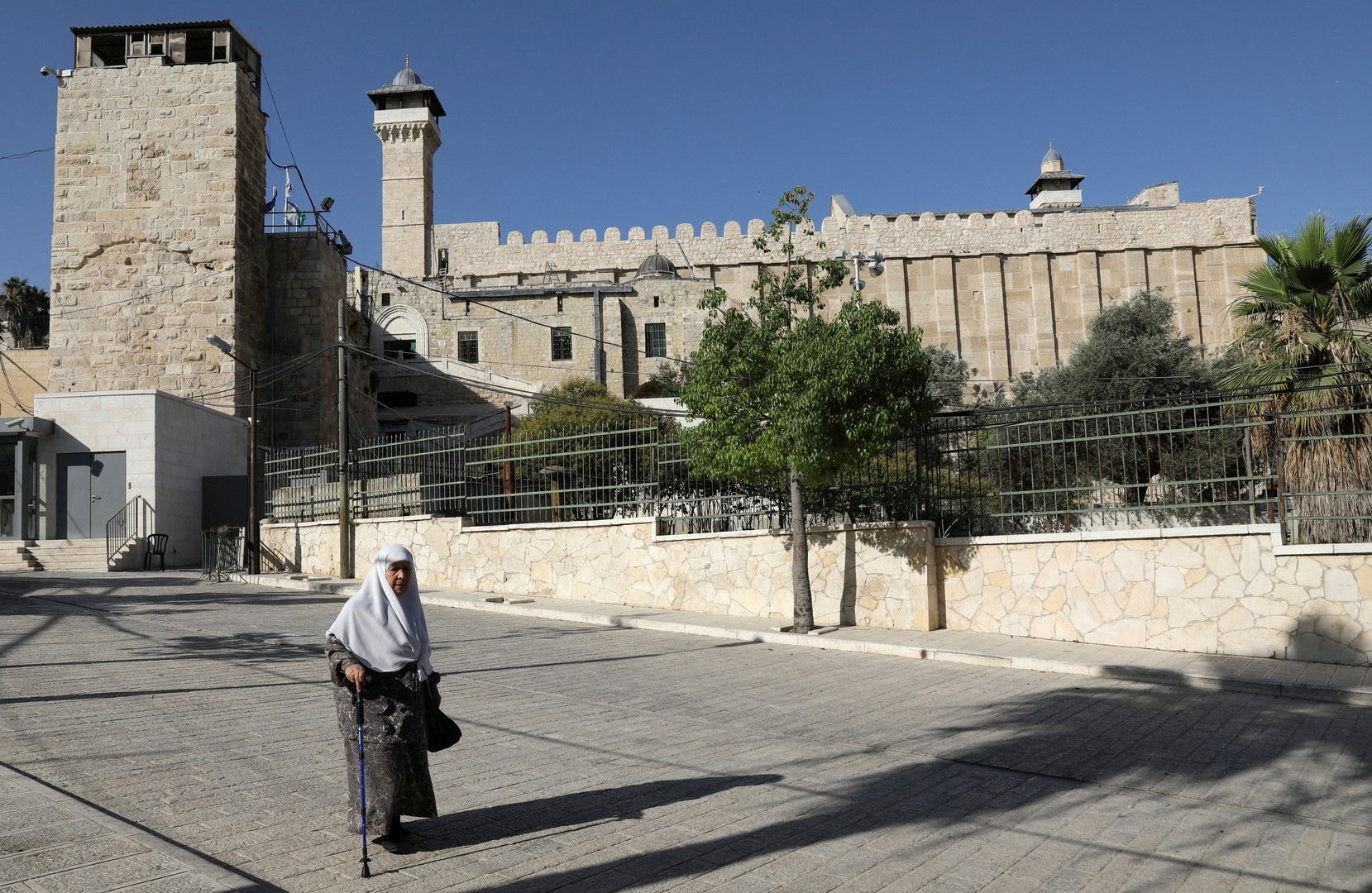 إسرائيل تمنع رفع الأذان في الحرم الإبراهيمي