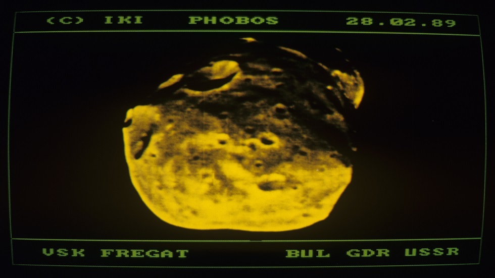 علماء: قمرا فوبوس وديموس شظيتان منشقتان عن قمر كبير للمريخ