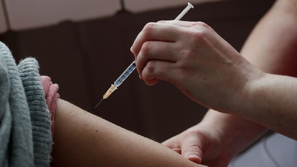 موسكو تعلن بدء تطعيم المتطوعين بلقاح 
