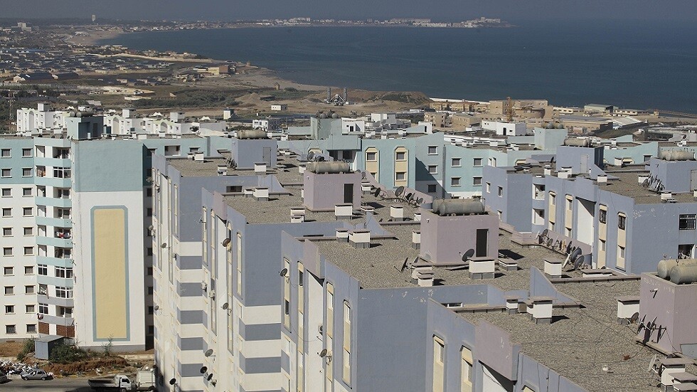 الجزائر العاصمة.. انطلاق عملية ترحيل عائلات من حيين قصديريين