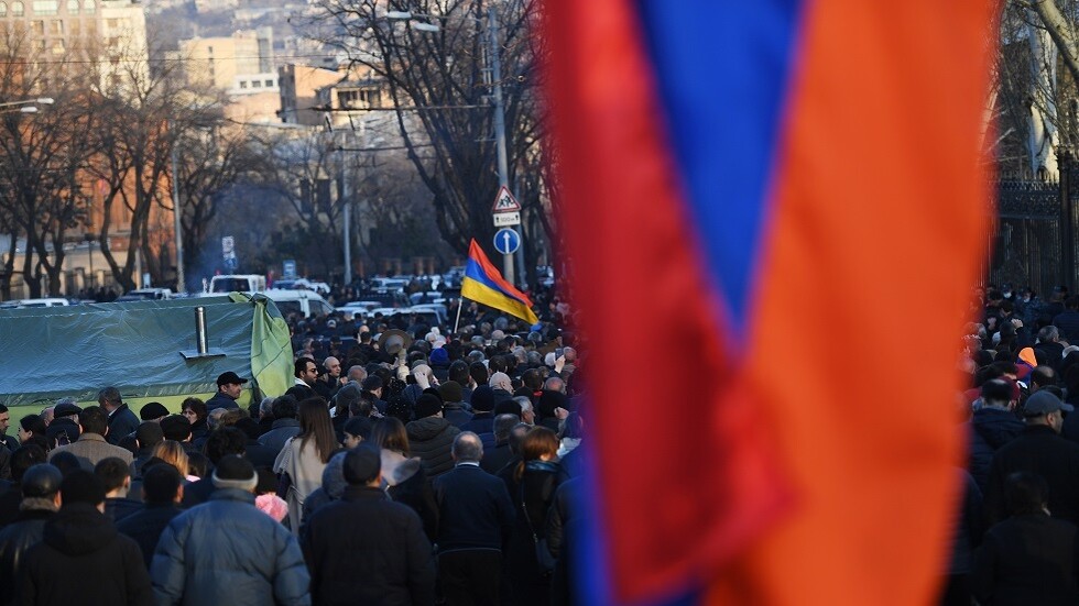 سركيسيان يتلقى طلبا ثانيا من باشينيان بإقالة رئيس الأركان العامة