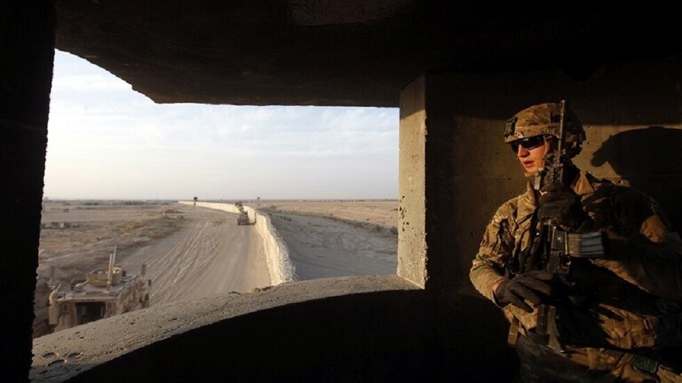 مصدر أمني يكشف نوع الصواريخ التي استخدمت بضرب قاعدة 