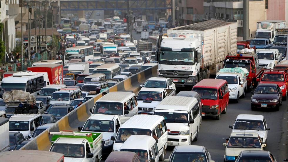 السيسي يصدق على قانون سبب غضبا كبيرا