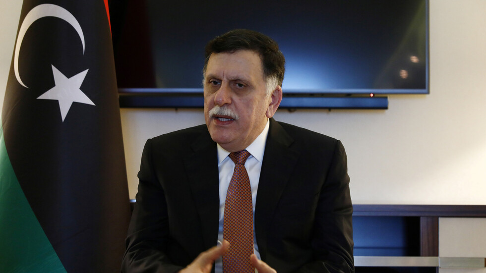 ليبيا.. السراج يطالب وزراءه بعدم التواصل مع قيادات الحوار الوطني