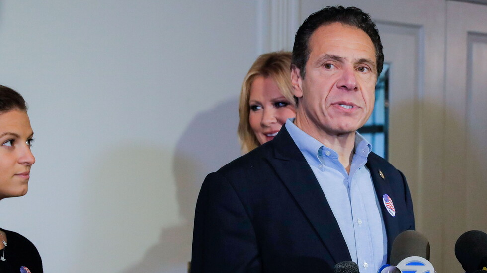 حاكم نيويورك يعتذر مجددا بعد اتهامات بالتحرش الجنسي