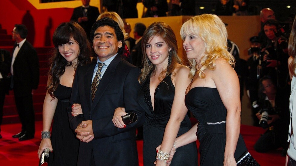 زوجته السابقة.. مارادونا تم اختطافه قبل إعلان وفاته