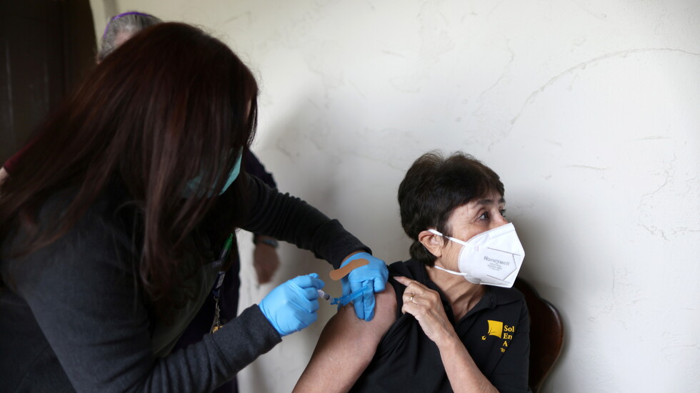 بلومبيرغ: تقديم 271 مليون جرعة من اللقاحات المضادة لكورونا عالميا