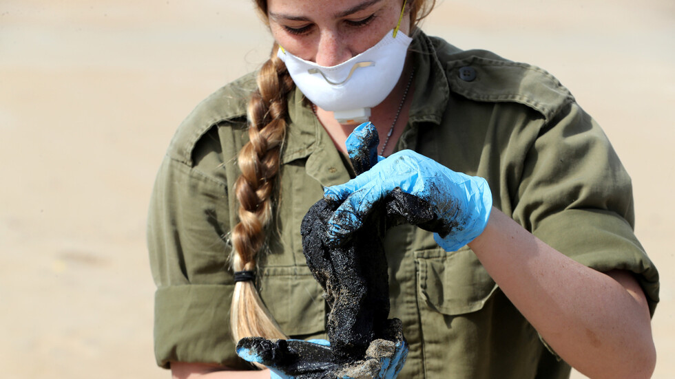 تلفزيون: الأمن الإسرائيلي لم يكشف أدلة تثبت دور إيران بالتسرب النفطي في المتوسط