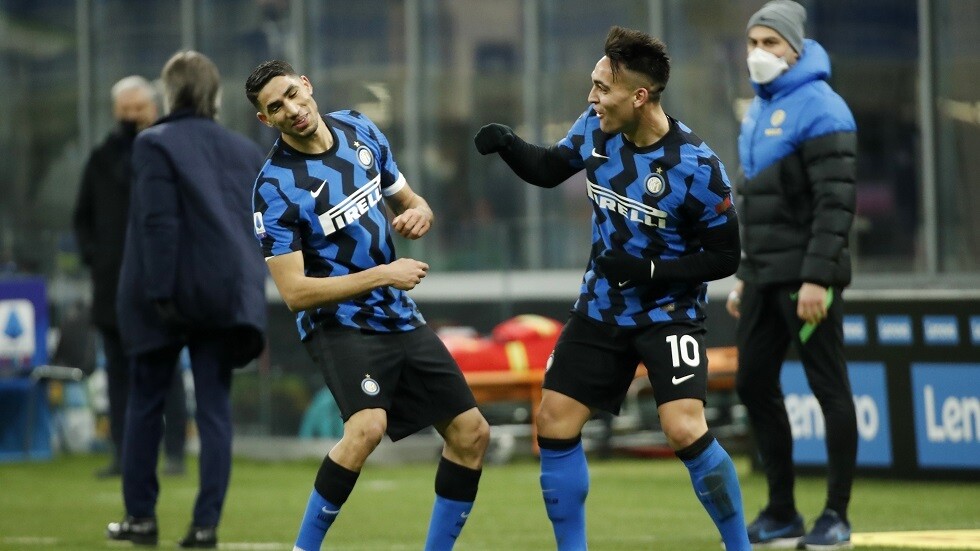 لقطة طريفة.. كونتي يوجه صفعة لأشرف حكيمي (فيديو)