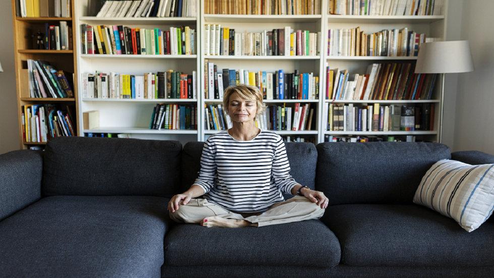 وضعيات في اليوغا تساعد على تخفيف التوتر وتقليل الأعراض المؤلمة لانتفاخ المعدة!