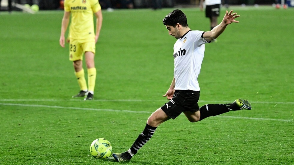 "خفافيش" فالنسيا تنجو من كمين "الغواصات الصفراء"