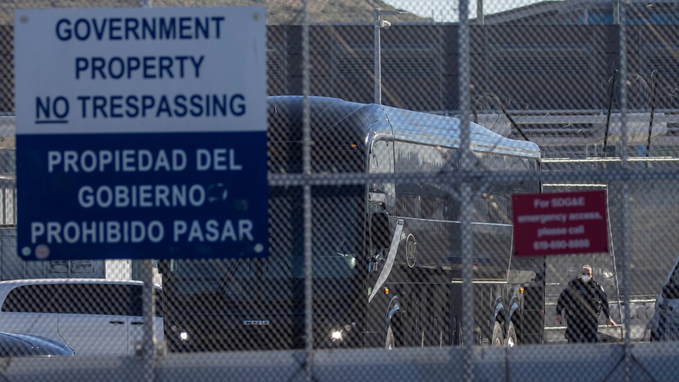 السلطات الأمريكية تحتجز عددا قياسيا من المهاجرين على الحدود مع المكسيك