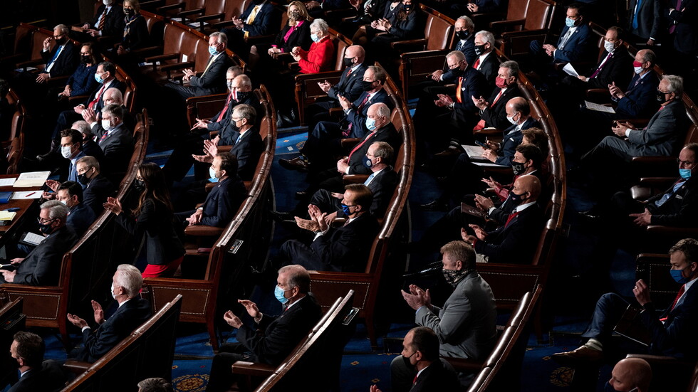 مجلس الشيوخ الأمريكي يقر خطة بايدن للإغاثة من كورونا ويحيلها لمجلس النواب